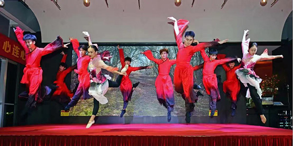 成人直播
民族团结进步协会换届大会顺利召开      团结凝聚力量 奋斗铸就伟业